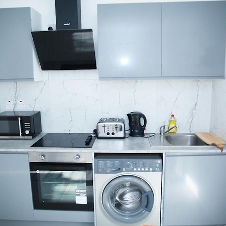Central Harrow Cozy Apartment With Free Parking Harrow on the Hill Екстер'єр фото