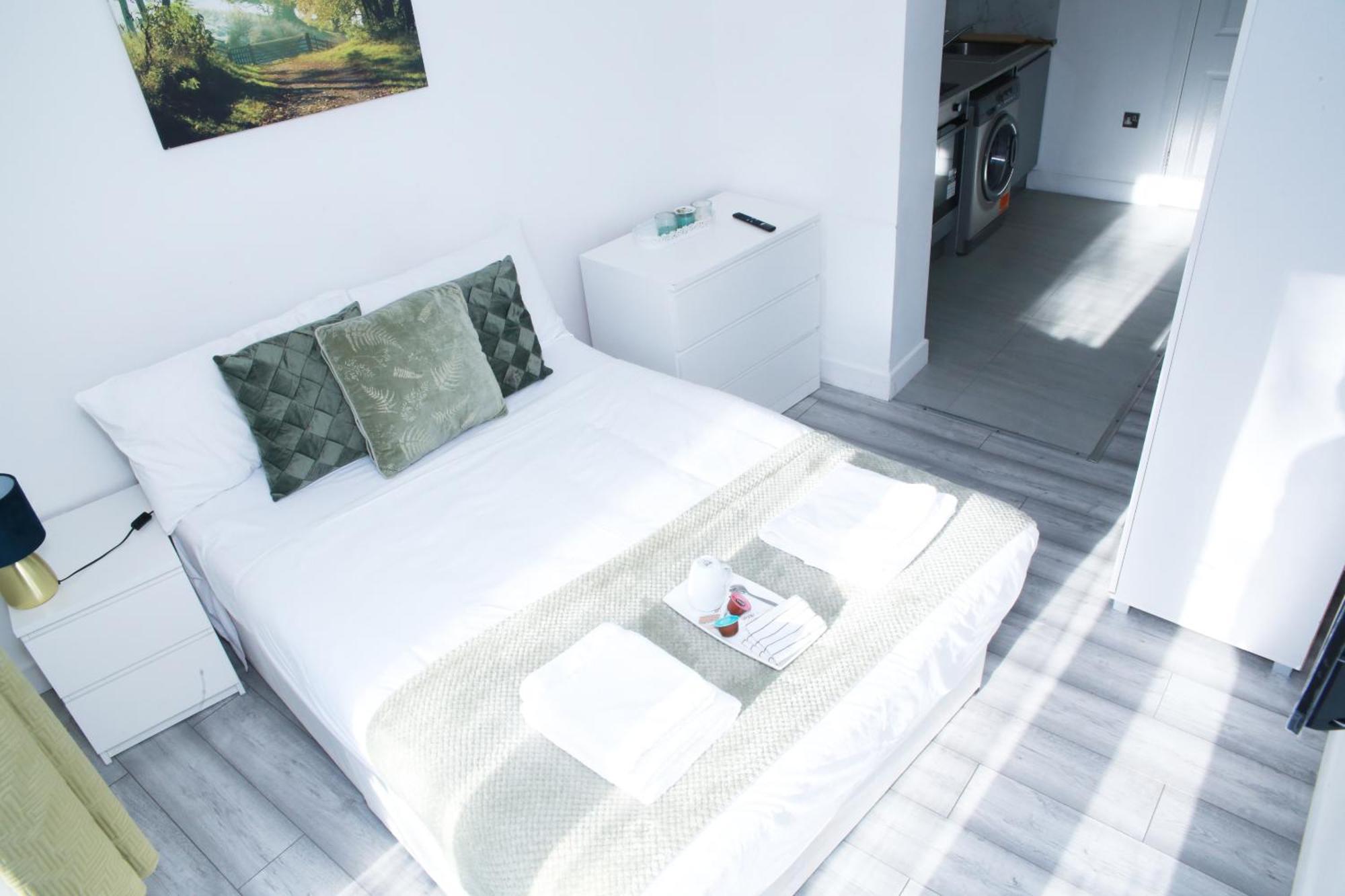 Central Harrow Cozy Apartment With Free Parking Harrow on the Hill Екстер'єр фото